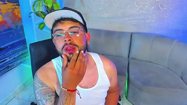 Онлайн чат XXX Im_Axiel