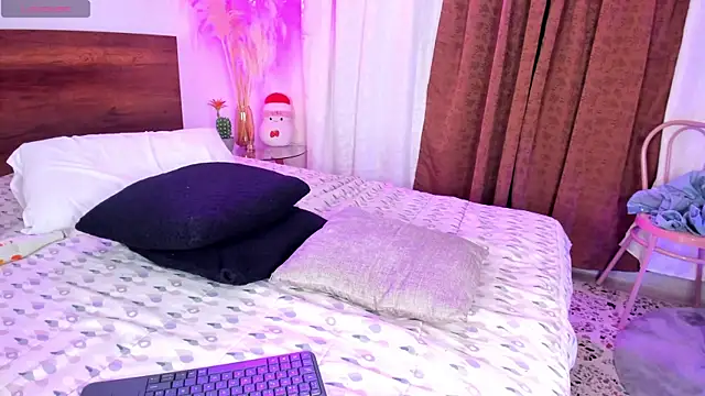 ViolettGomez_93のウェブカメラショー