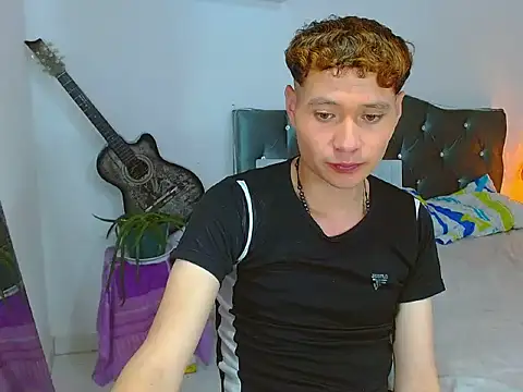 _Santi2 即時 XXX 聊天