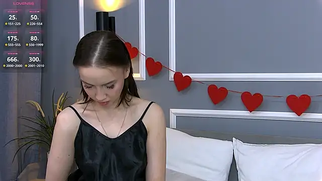MonaHicks Chat XXX live