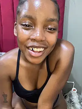 Littlebunny33's Webcam Show