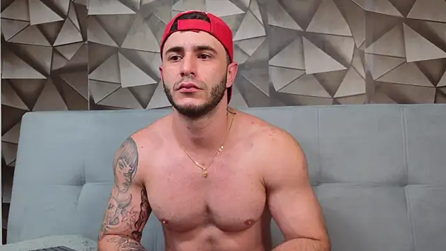 Latino_stud4u 现场XXX聊天