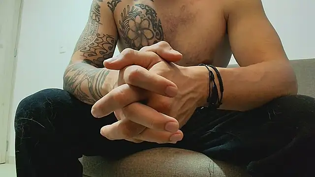 Czat XXX na żywo – thomas_gun