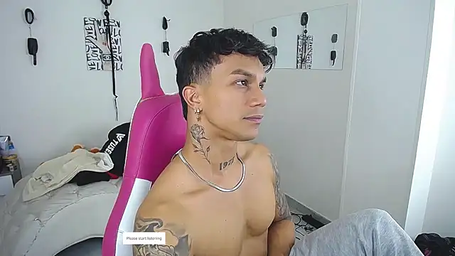 Leonard_Price live XXX chat