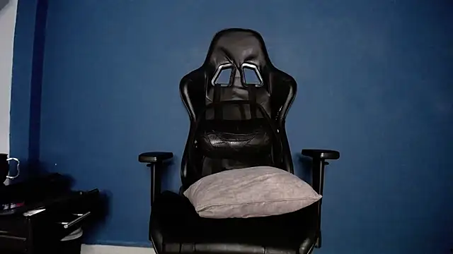 Chat XXX en directo de Maxxxpowerful