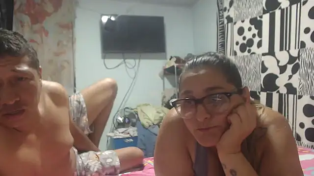 pareja_latina2214 在線直播表演