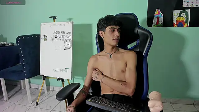TYLERhHOT2005 – Live XXX-chat