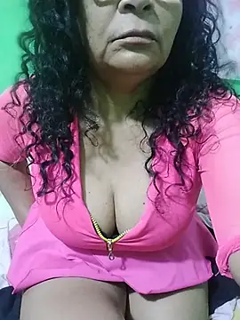 Amarantha25 Adlı Modelin Canlı XXX Sohbeti