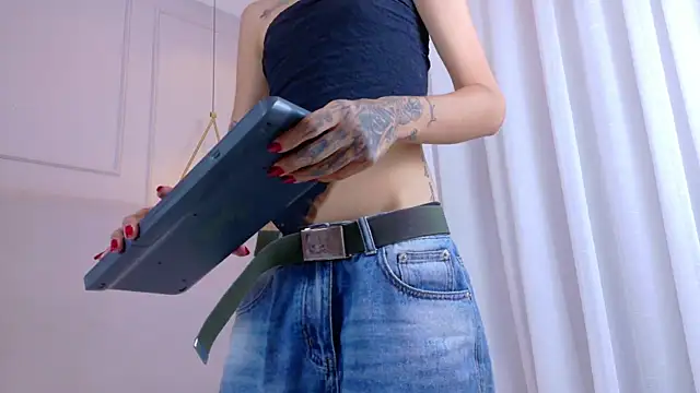 Darlyn_tenderhot__ webcam show