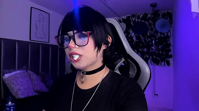 Chat +18 de Kitty_Gang ao vivo