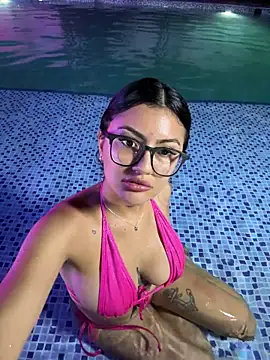Roma_xxx's Live XXX Chat