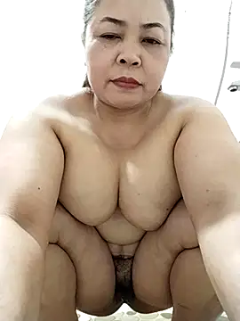 Baby-bigtits2026: διαδικτυακό σόου στην κάμερα