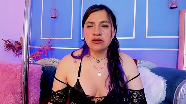 Chat XXX en directo de TaraTaylorr