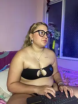 saray_gomez22のライブXXXチャット