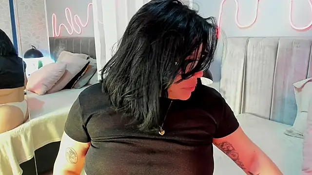 Amarisse_sides' Webcam Show