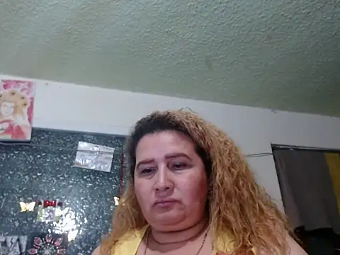 Perla1981--'s Live XXX Chat