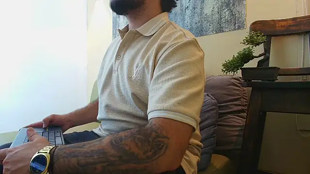 TROY_KIRK live XXX chat