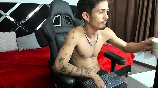 nextboywell1 Adlı Modelin Canlı XXX Sohbeti
