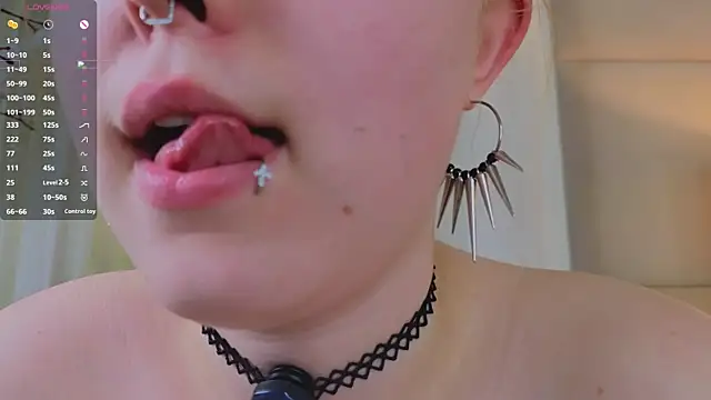 Boobinary élő XXX-chatje