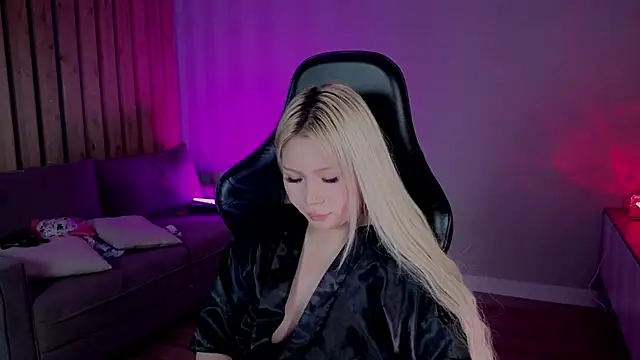 Онлайн чат XXX RileyMee