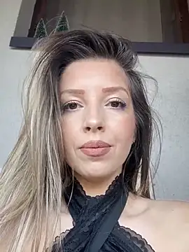 SoniaDeviis Show in webcam
