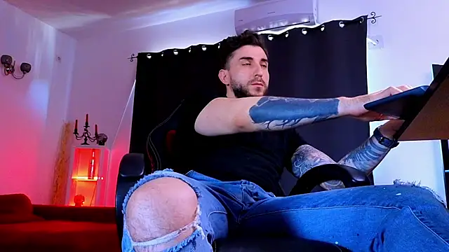 MightyAaron66 Show Webcam