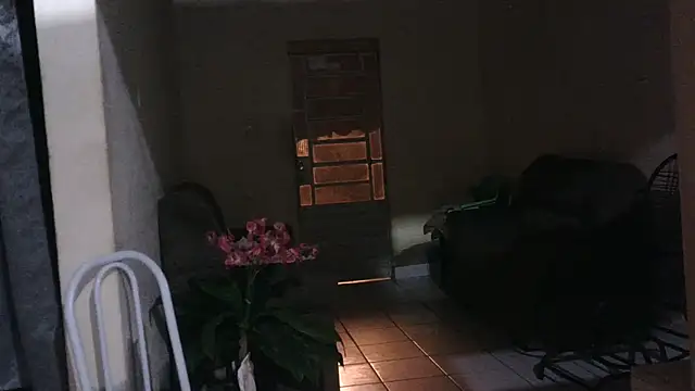 lorraine2036: απευθείας συνομιλία ΧΧΧ