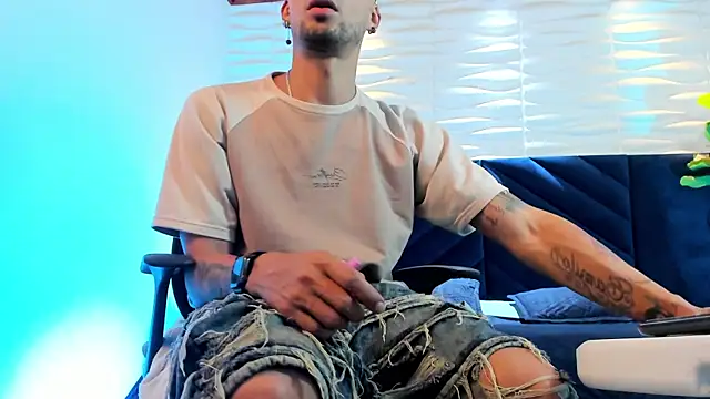 DrakeNeumann Live XXX Chat
