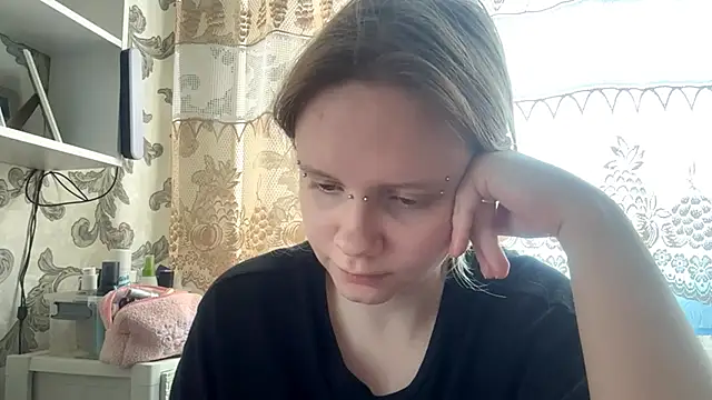 Chat +18 de KrystenHoye ao vivo