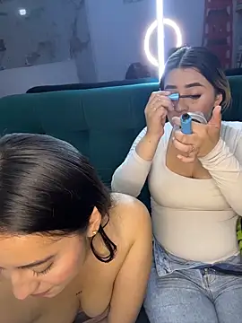 Antonella_Julieta 网络视讯表演