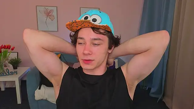 Онлайн чат XXX KevinStrike