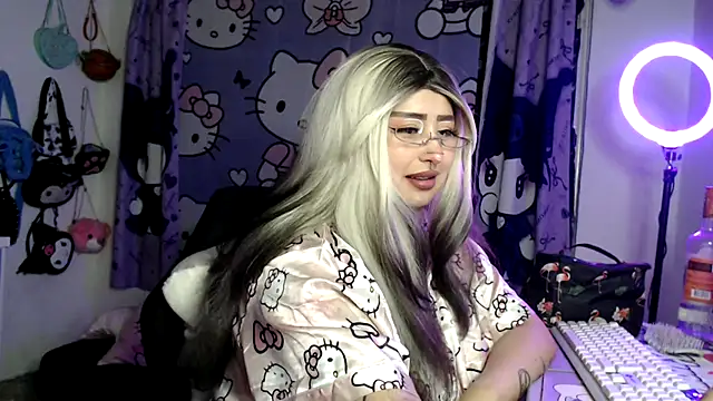 lussyevans24 élő XXX-chatje