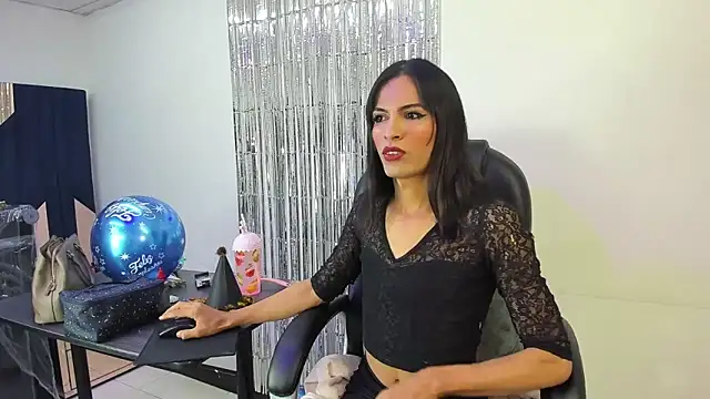 Aisha_hotts777 Pertunjukan Webcam