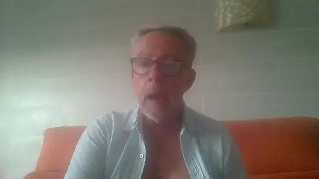 tuggy59: διαδικτυακό σόου στην κάμερα