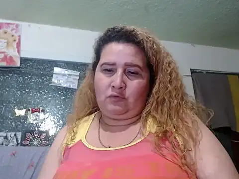 Perla1981-- Live XXX Chat