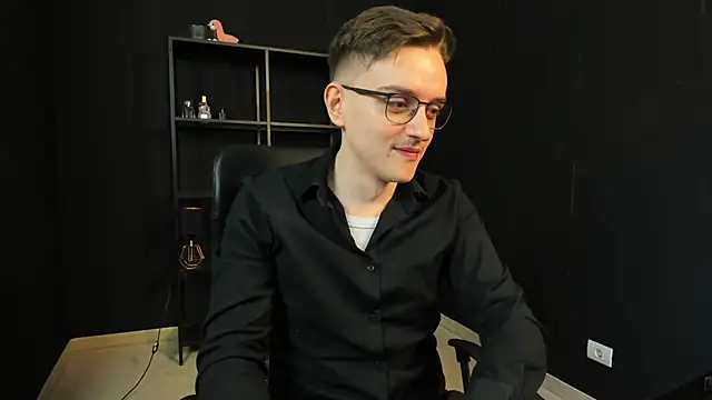 FelixStarkk Show in webcam