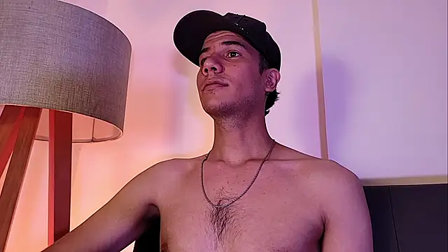 Derek_stud_ Show in webcam