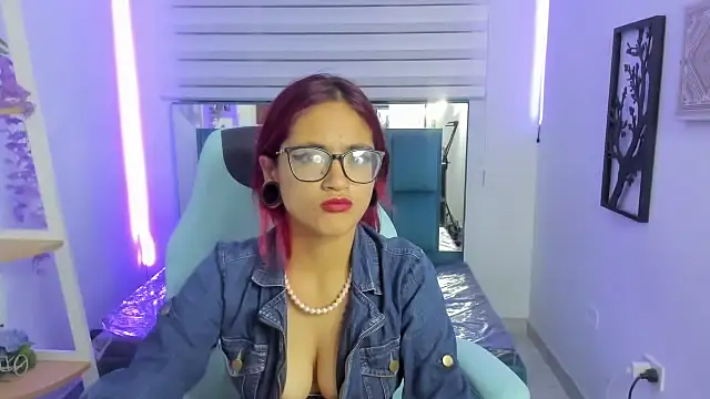 Sara_Red_X 即時 XXX 聊天