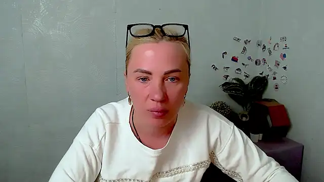 Chatroom XXX en direct de EmmaCat_
