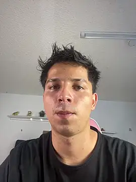 Chatroom XXX en direct de Issac_james_