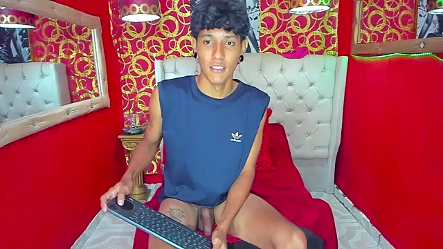 straightyoungpein Adlı Modelin Web Kamerası Şovu