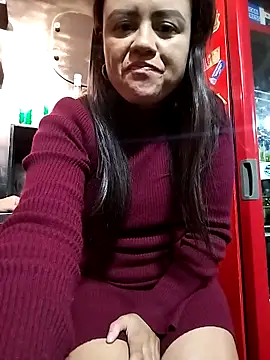 karlagiraldo198 Adlı Modelin Canlı XXX Sohbeti