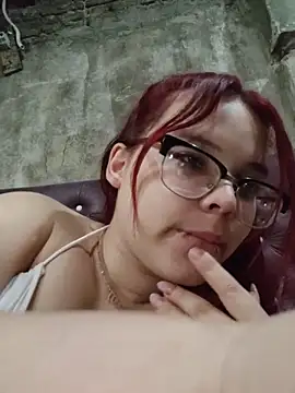 Luluu063i Show in webcam