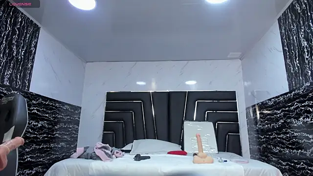 Ladyy_Scarlettn Live XXX chat