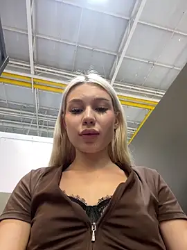 Kiss_Auroraa – webcam-show