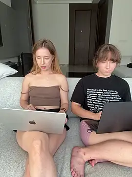 Nura_n_Sarah Webcamshow