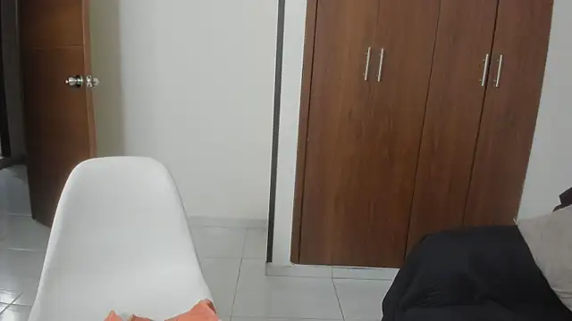 kiraGeiner's Live XXX Chat
