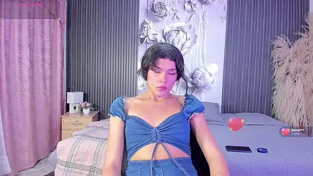 nahomyrusell Show Webcam