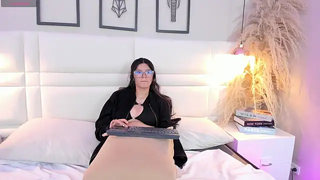 amber_hill_'s Live XXX Chat