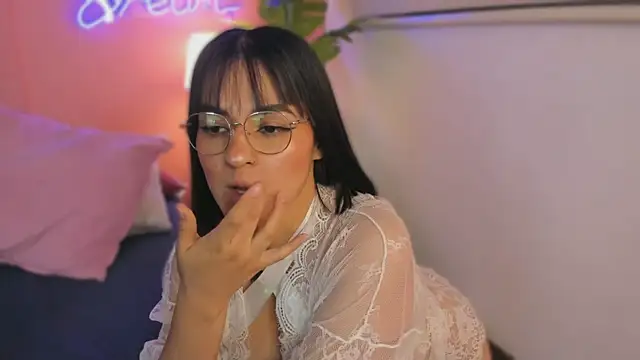 SoySaraa's Live XXX Chat